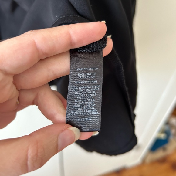 Express small black long sleeve dress with embroidered flowers - Picture 3 of 5